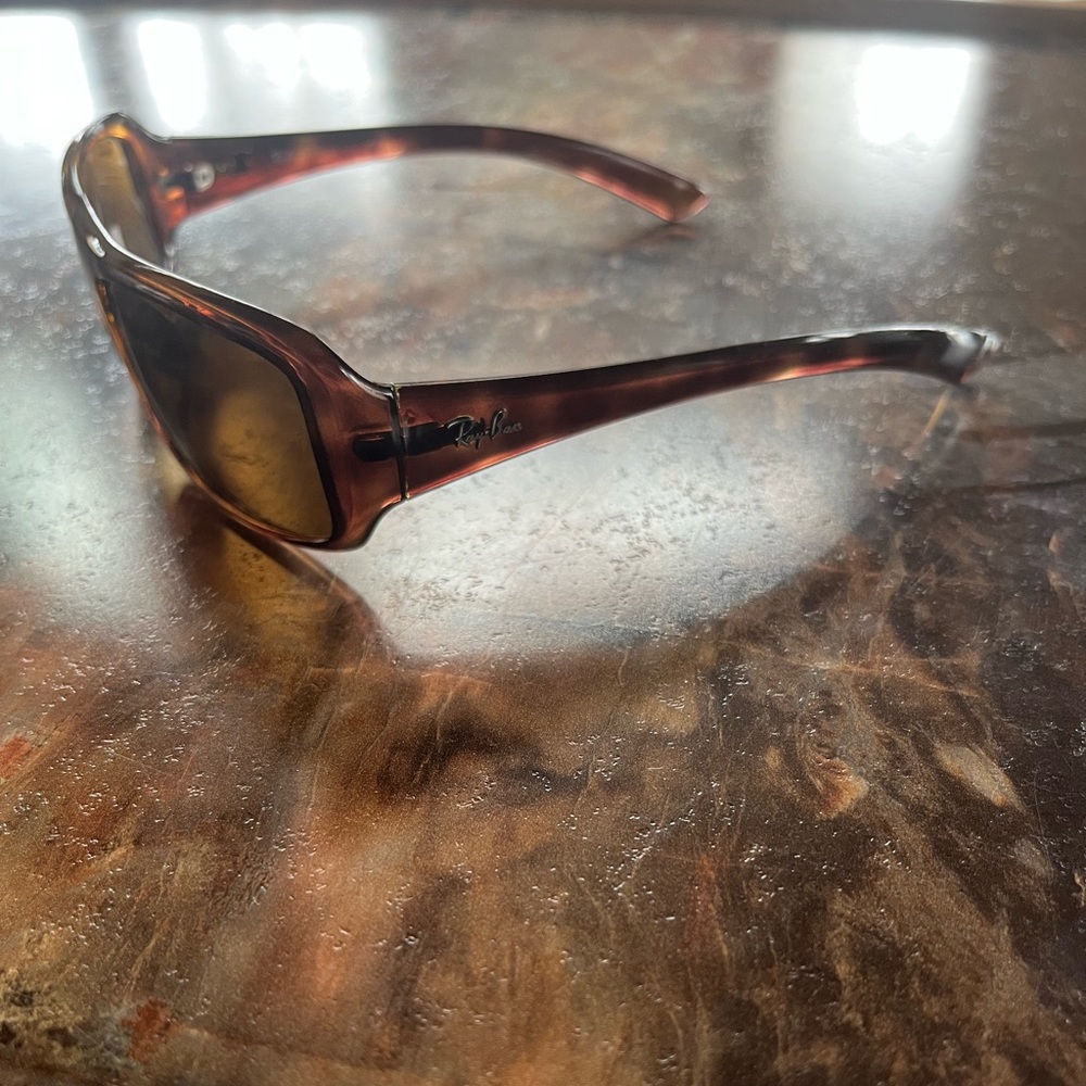 Ray Ban Polarized Rb4075 Rectangular Sunglasses T… - image 3